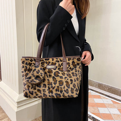 Fashionable Furry Western Style Leopard Print Casual Texture Underarm Handbag