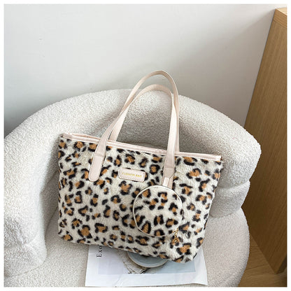 Fashionable Furry Western Style Leopard Print Casual Texture Underarm Handbag